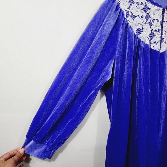 Vintage Anne Leslie Velvet Nightgown House Dress Blurple Half-Zip Lace Pocket - Picture 11 of 15